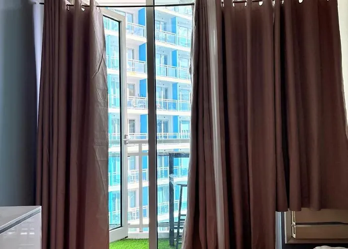 Azure Staycation By Casa Tremora Deluxe Apartment Manila